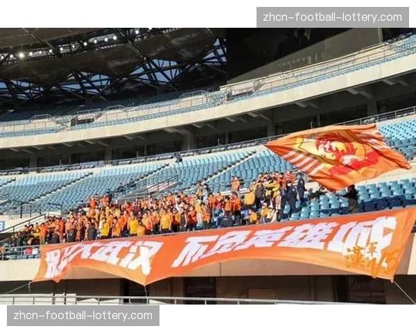 事件通讯：保级关键战，卢顿镇最后时刻改打长传冲吊抢下宝贵一分