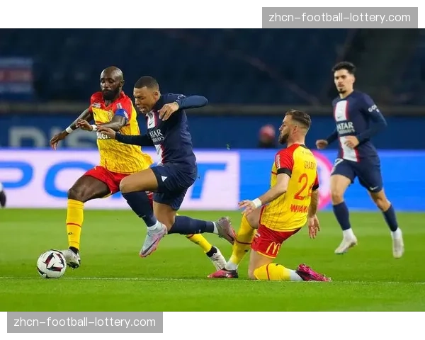 欧战席位关键对决：尼斯主场迎战朗斯